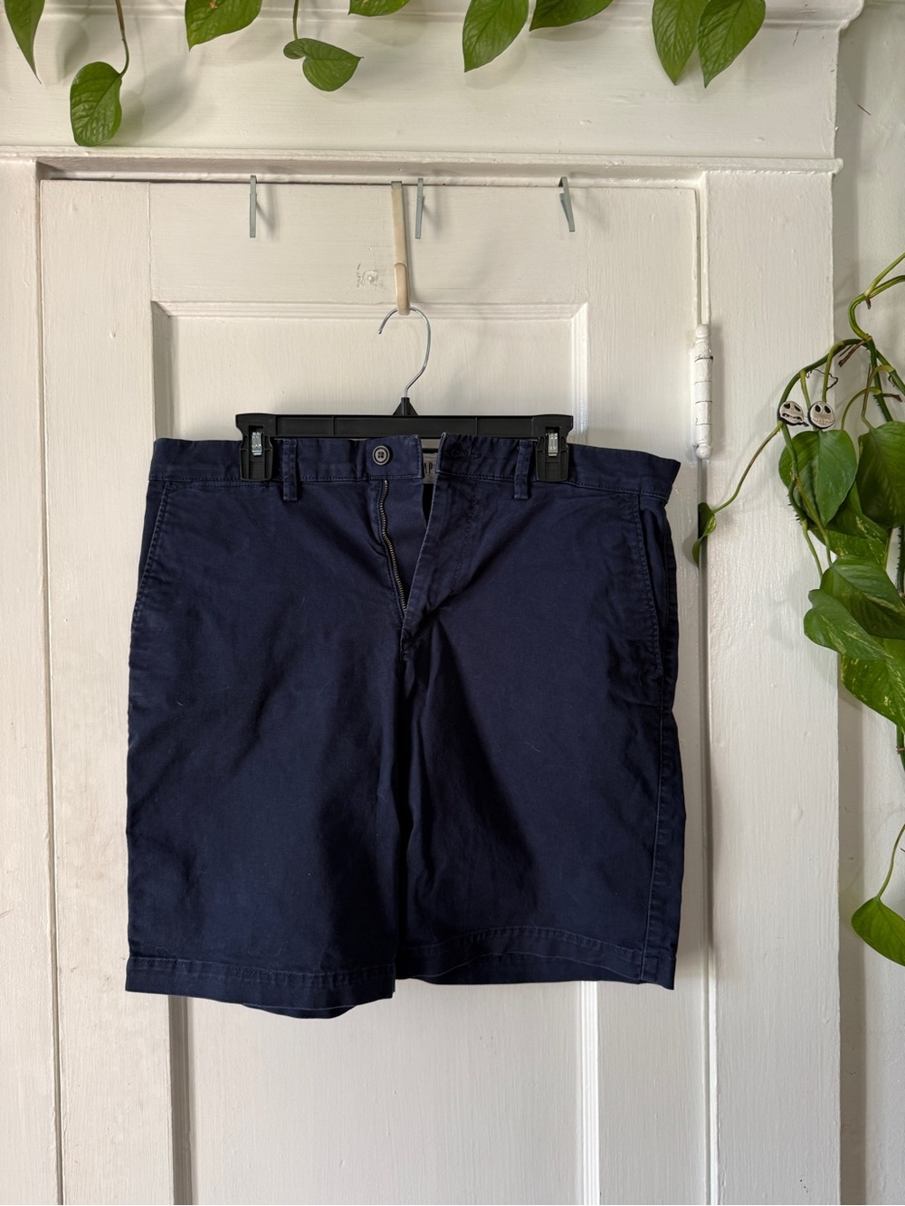GAP size 33 khaki 10” short Men's Navy Flat Front Cotton Shorts